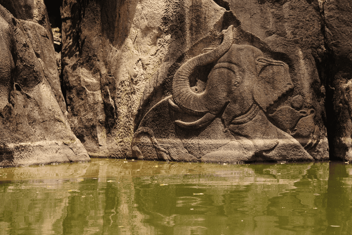 Isurumuniya Temple - Rock Temple Anuradhapura